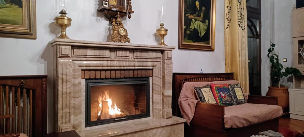 Kastoria House | Διατηρητέο Νεοκλασικό του 1934 με θέα στη λίμνη