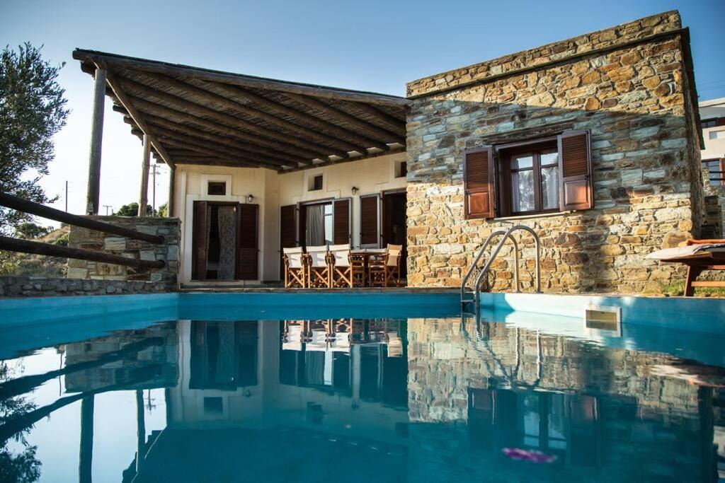 Kato Fellos House | 2AG252-House with a pool in Andros
