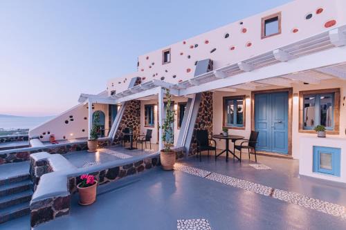 Finikia Hotel | Agave Cave Studios
