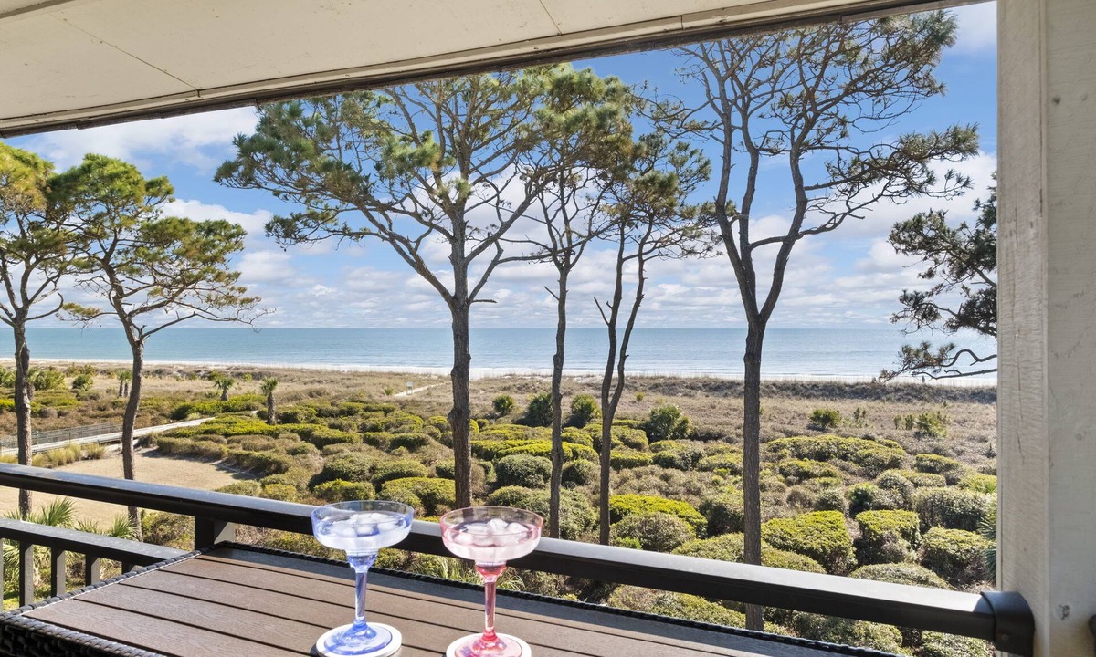 Hilton Head Island Villa | Amazing Oceanfront Views-Top Floor Corner Villa with Direct Access to the Beach!