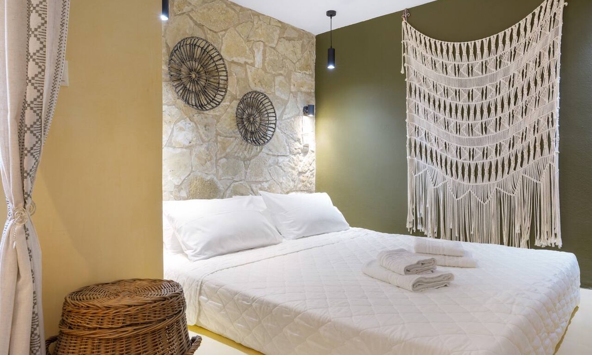 Arkasa Apartment | Apartment 'Cozi Downstairs' with Balcony, Wi-Fi and Air Conditioning