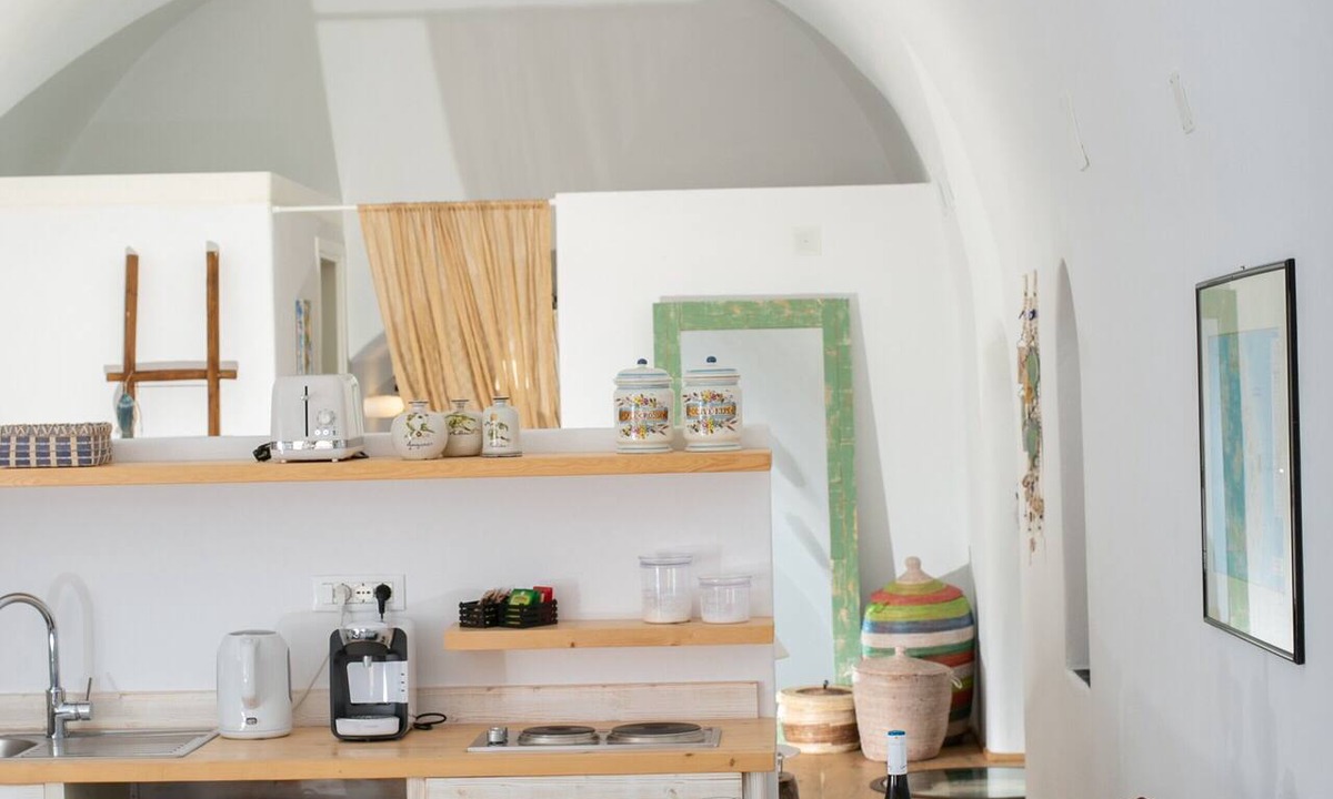 Finikia Apartment | Apartment in A Hotel 'Luxury Winery Cave' with Wi-Fi and Air Conditioning