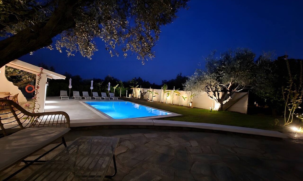 Kolymbia Apartment | Apartment 'Olive Treasure' with Private Terrace, Wi-Fi and Air Conditioning
