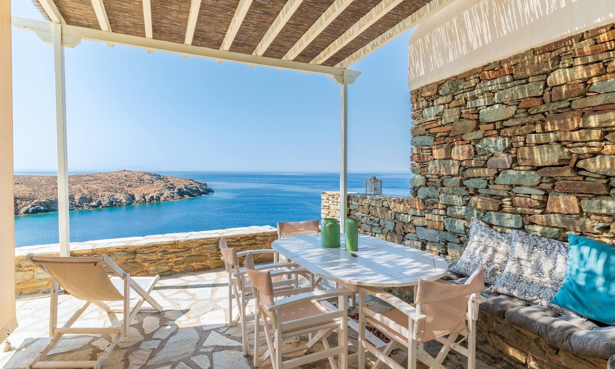 Tinos Villa | Apartment 'Sun Blooming' with Sea View, Wi-Fi and Air Conditioning