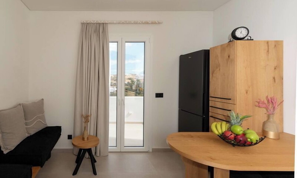 Adamas Apartment | Aristotle Suites