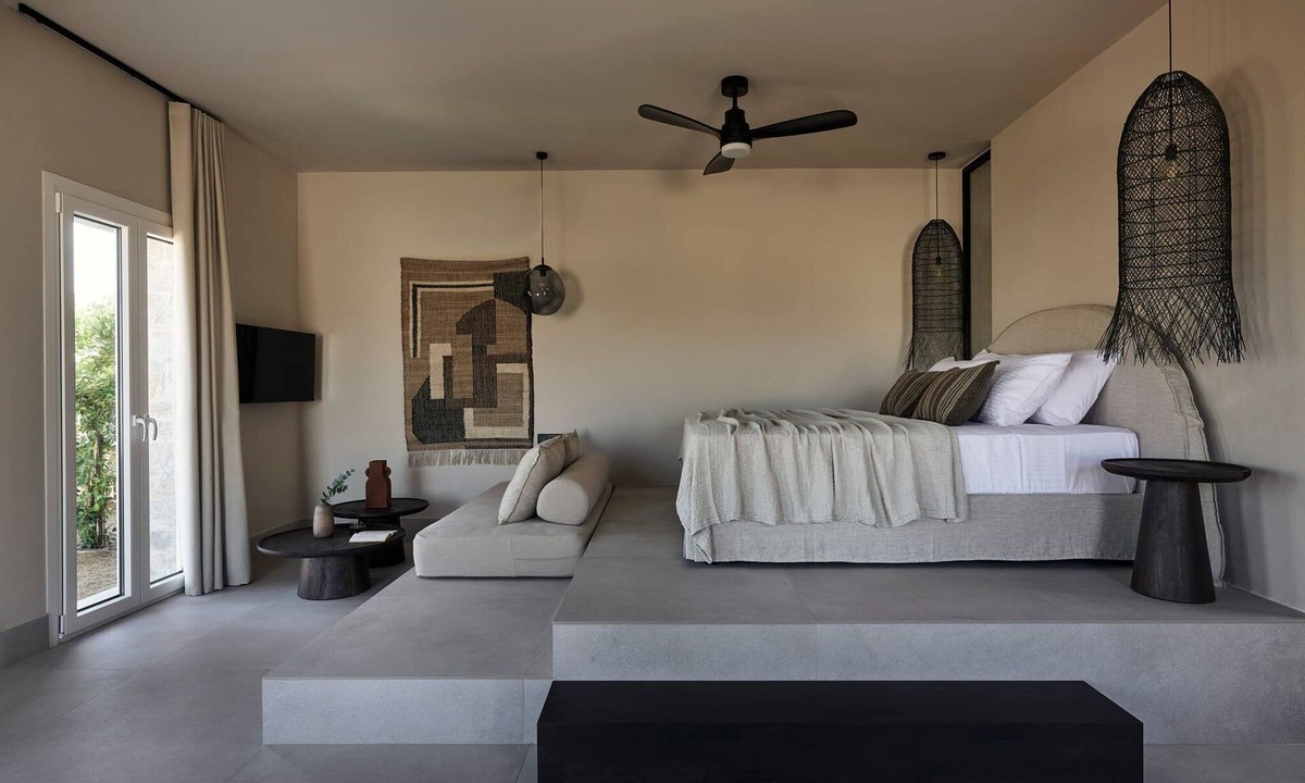 Agios Prokopios Villa | Beautiful Naxos Suite | Luxury Suite with Indoor Jacuzzi | Agios Arsenios