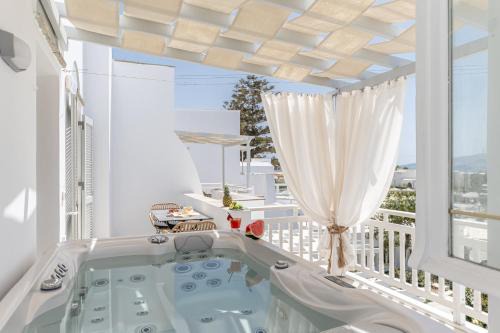 Agios Prokopios Apartment | Birikos Hotel & Suites