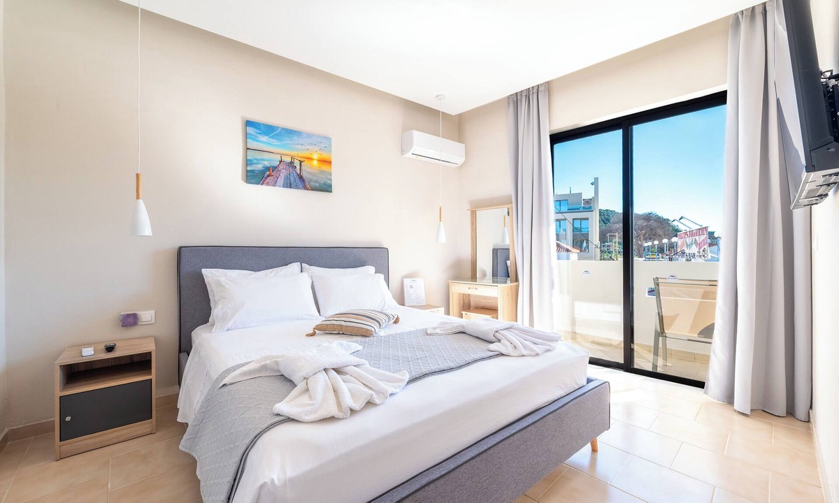 Ixia House | Blue Wave Suites - Ixia