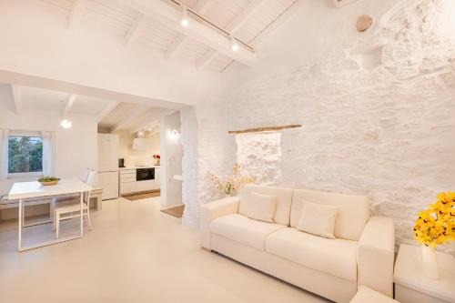Pythagorio House | Calma Bianca