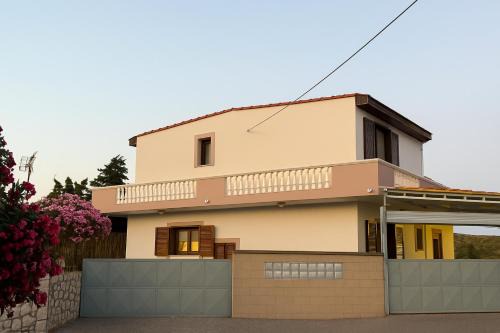 Psinthos Villa | Casa Maria Tsampika-Spacious Home with 2 Bathrooms & Free Parking