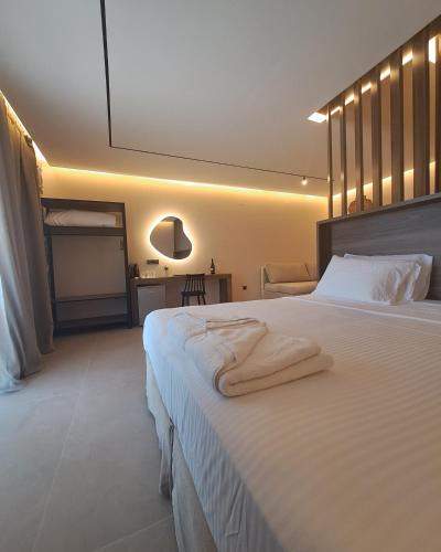 Loutro House | Castella Luxe