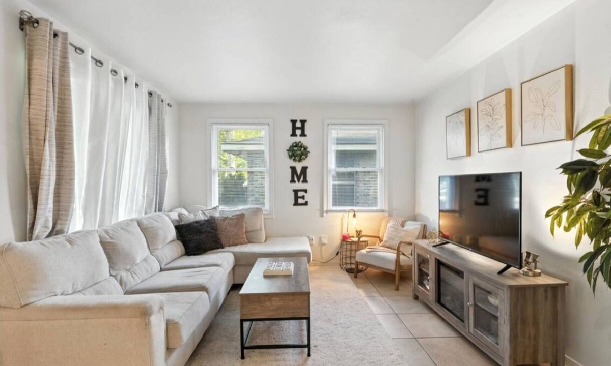 Slidell House | Charming 3-bedroom farmhouse near New Orleans
