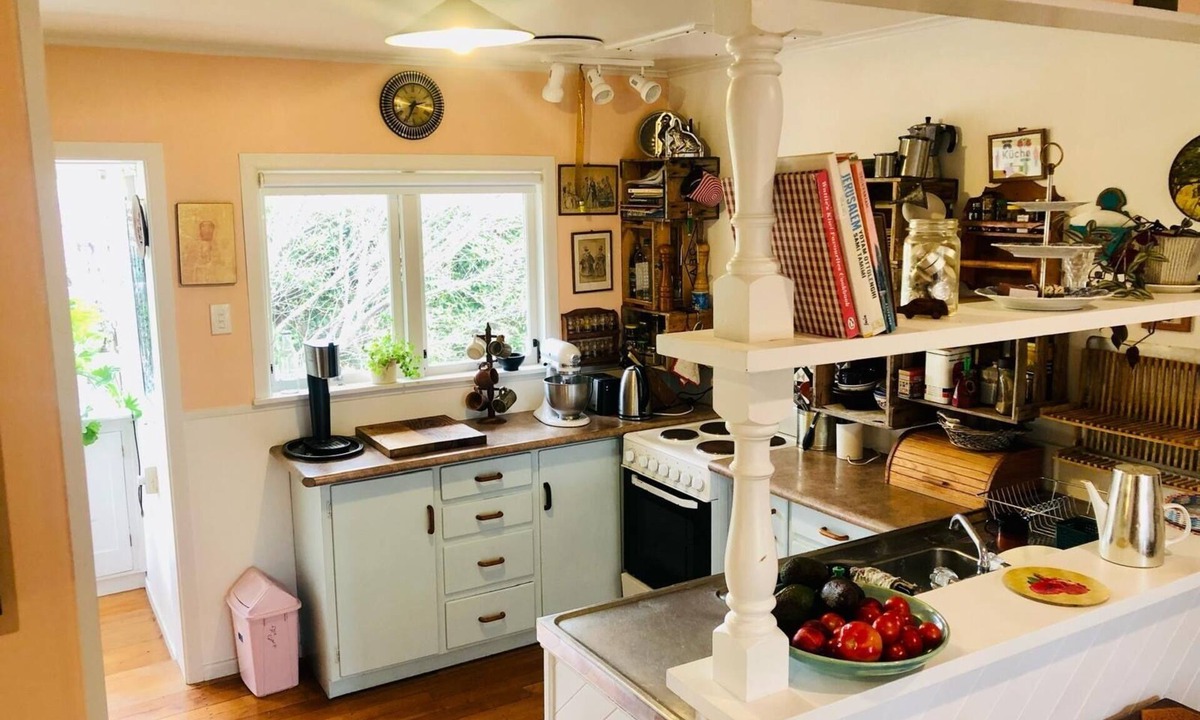 Devonport House | Charming One-Bedroom Unit Near Cheltenham Beach