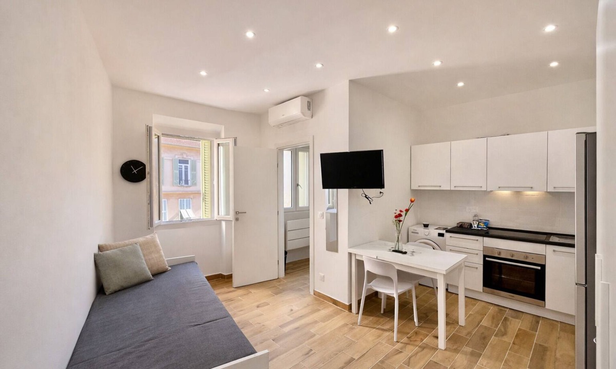 Old Town Condo | Charming studio in the heart of Menton's old town – Central location, everything within walking distance