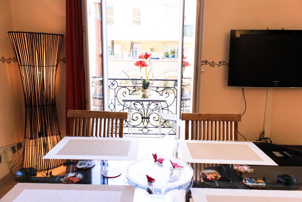 Riquier Apartment | Coquelicot