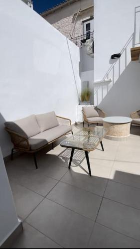 idhra House | Ether Hydra-Aesthetic Residence