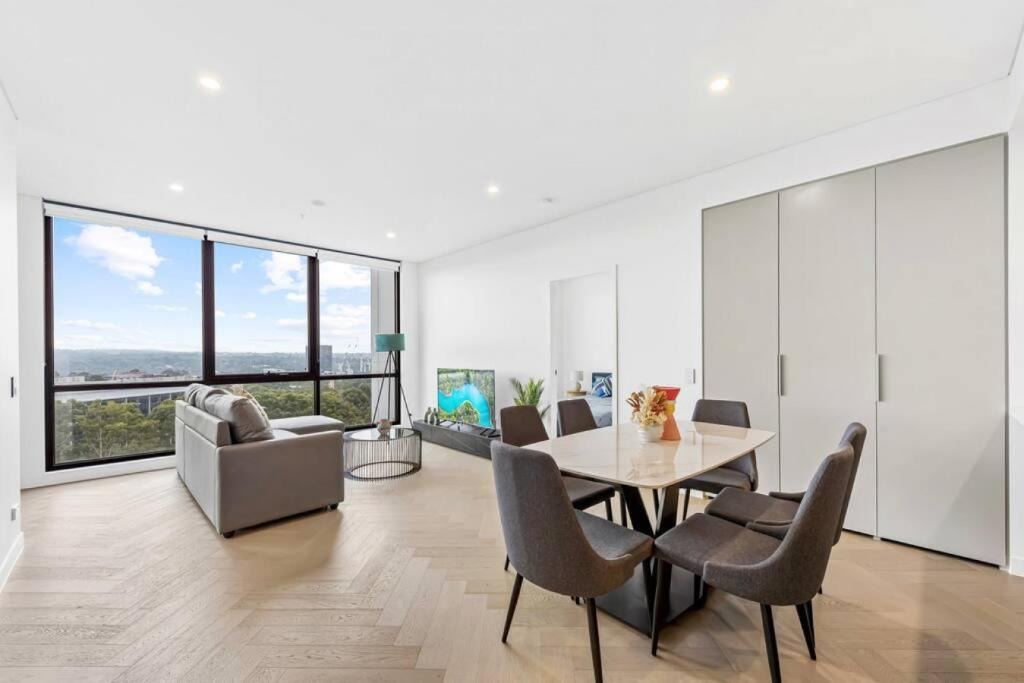 Macquarie Park Apartment | Exquisite High-End Retreat in Macquarie Park