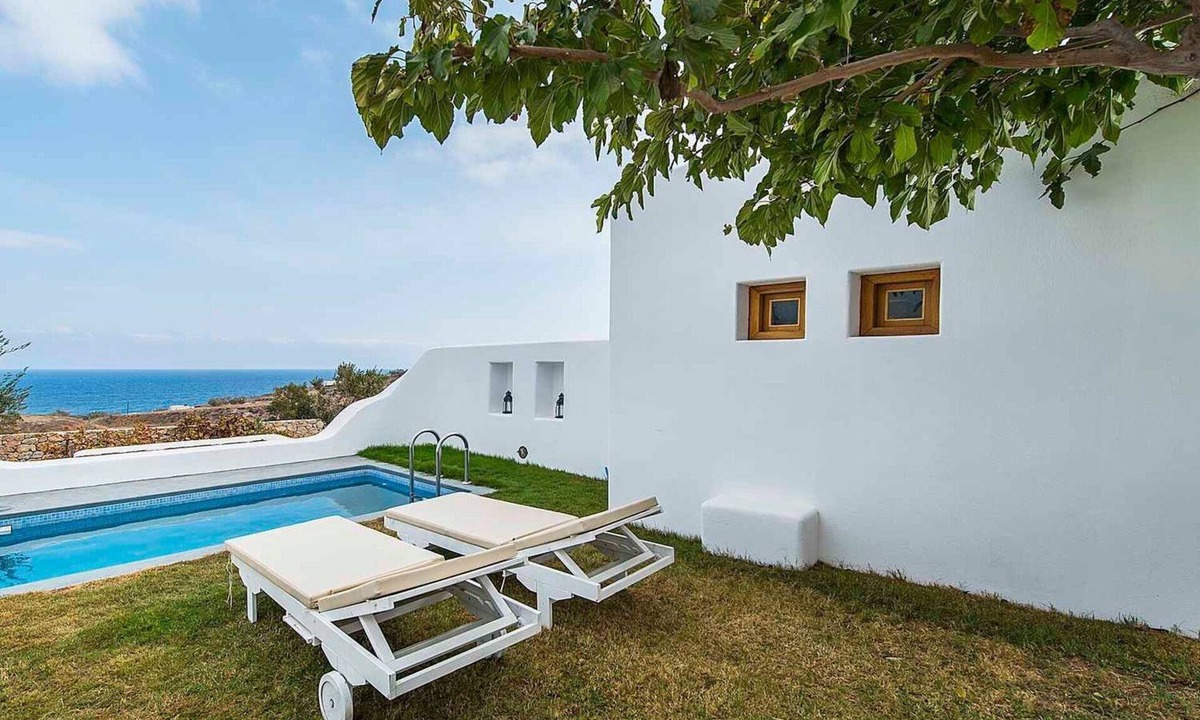 Kamari Villa | Exquisite Santorini Villa | Villa Desire | Private Plunge Pool & Stunning Sea