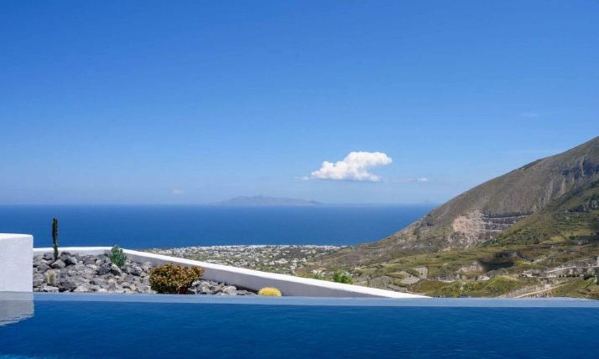 Pyrgos Villa | Exquisite Santorini Villa | Villa Pius | 2 Bedrooms