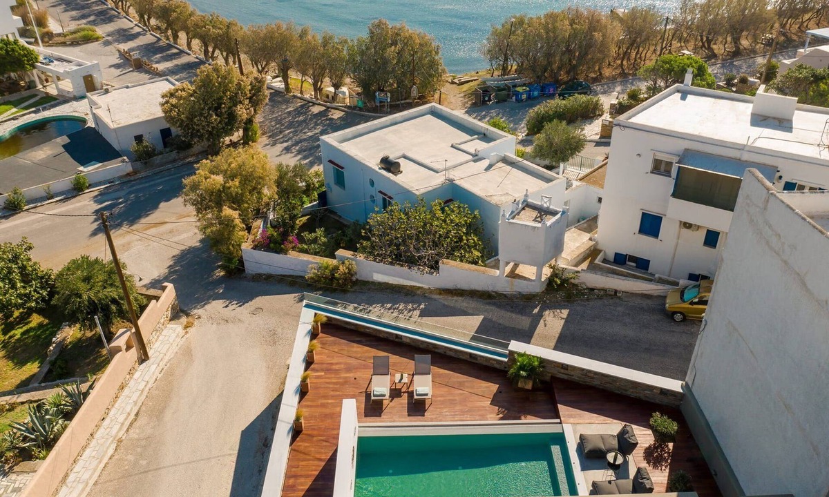 Tinos Town Villa | Exquisite Tinos Suite | Suite with Breathtaking Sea Views and Outdoor Jacuzzi