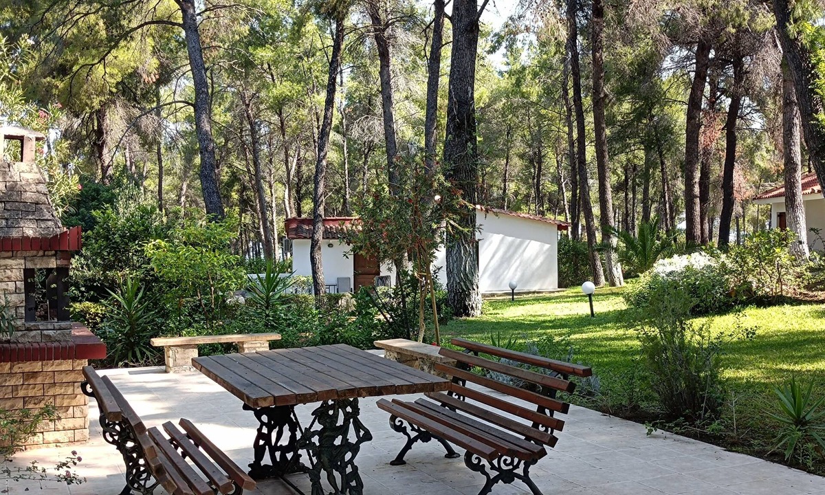 Sane Villa | Family Villa in Sani - Sleeps 6 - Parking - WiFi