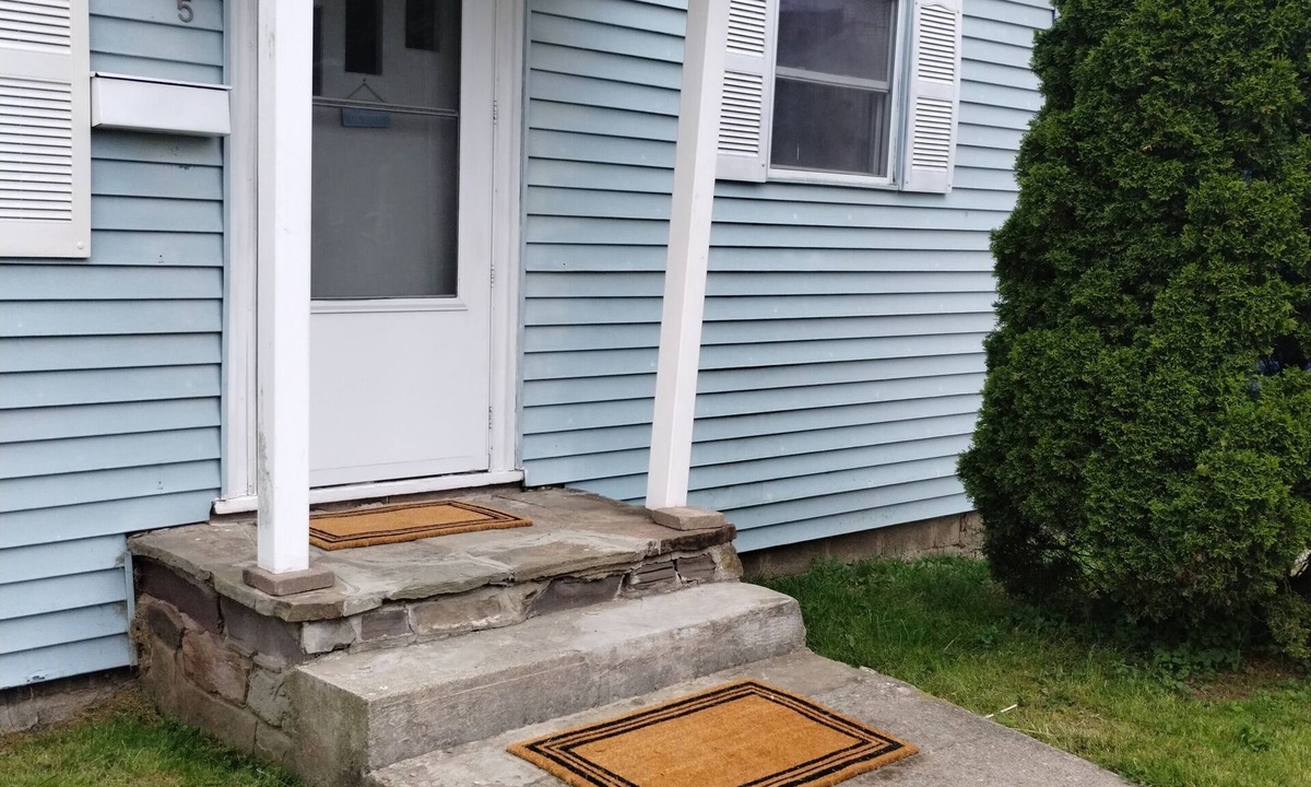 Painted Post House | Finger Lakes wine trails, NASCAR, Corning Glass Museum, Aviation museums & more!