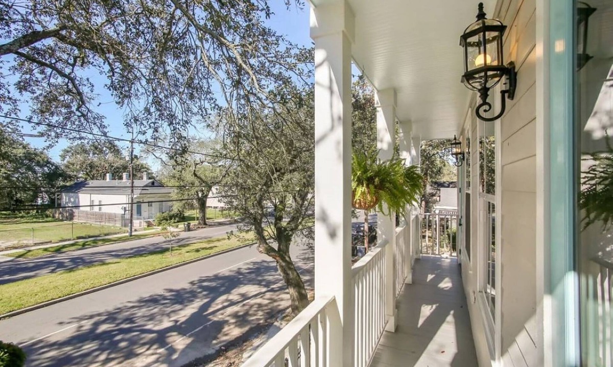 Faubourg Delassize Villa | Garden District Villa: Pet-Friendly w/Private