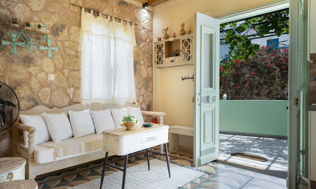 Arkasa Apartment | Grape Vine Apartment with Balcony, Wi-Fi and Air Conditioning