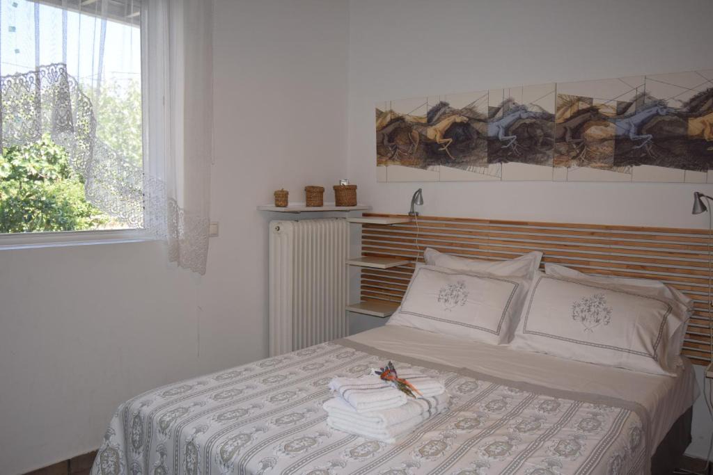 Gerakas Apartment | h2h Dafni #Family home near Athens, airport, ports with garden