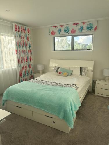 Long Bay House | Happy Room