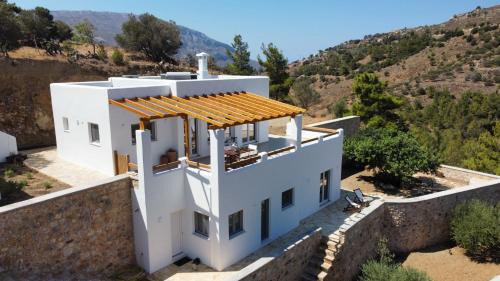 Kamari Villa | Haroupia Hillside Villa