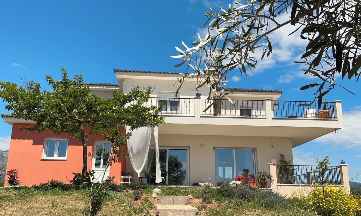 Amarinthos Cottage | Horizon House in Evia With olive grove and vineyard