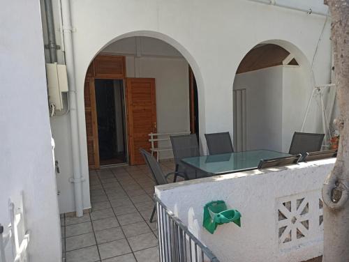 Kini Apartment | Kamares Home - 50m from Sea