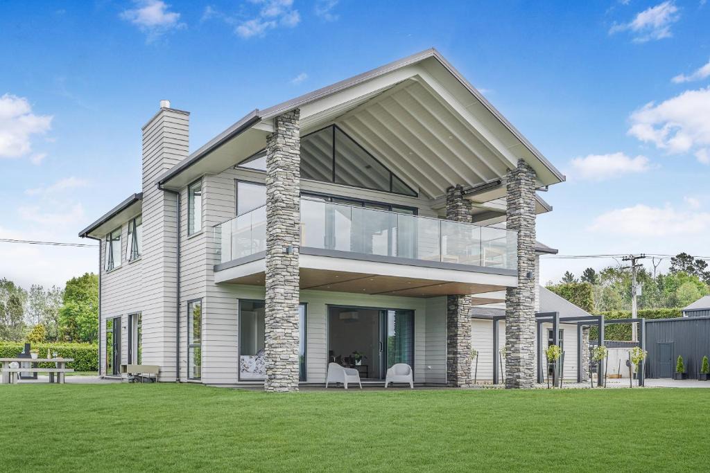 Cambridge House | LakeSide Karapiro Downstairs Apartment