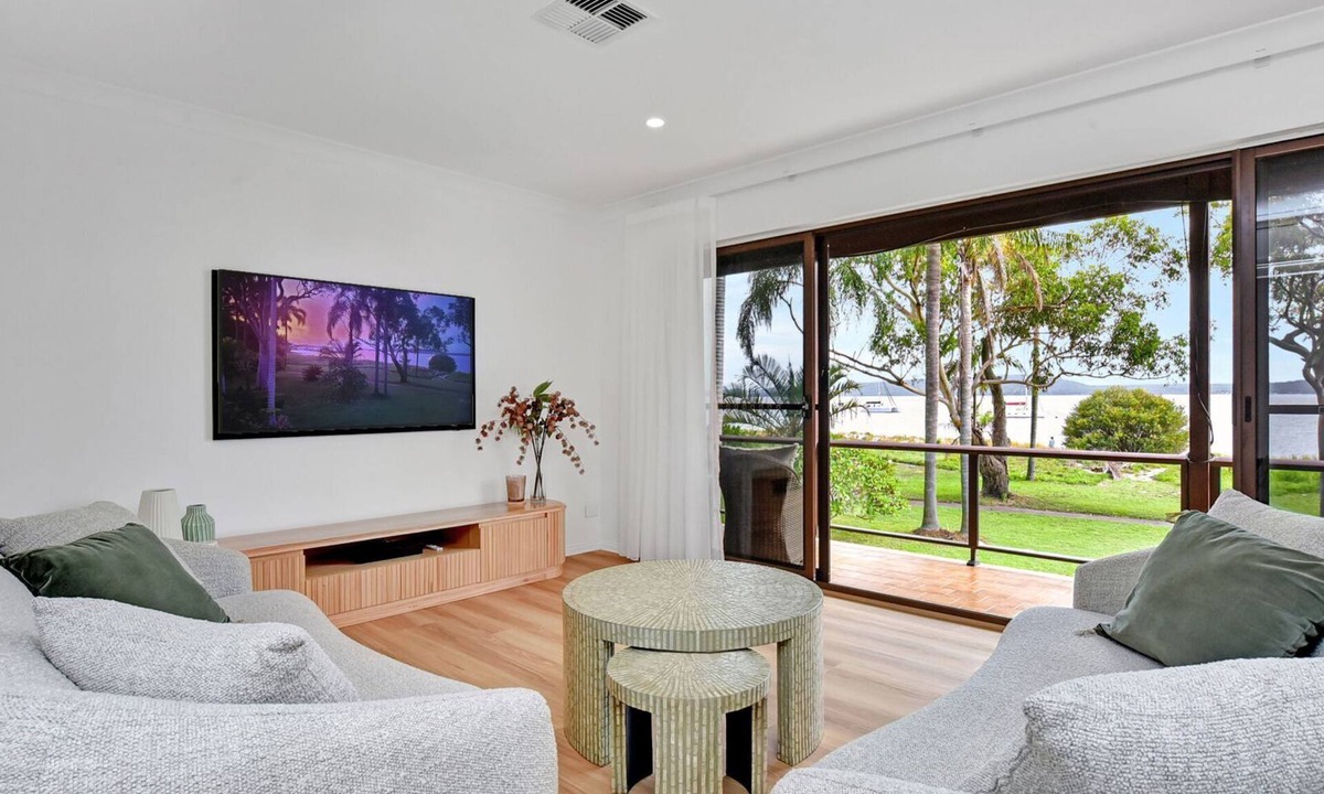 Corlette House | Luna at Corlette - Double story family home