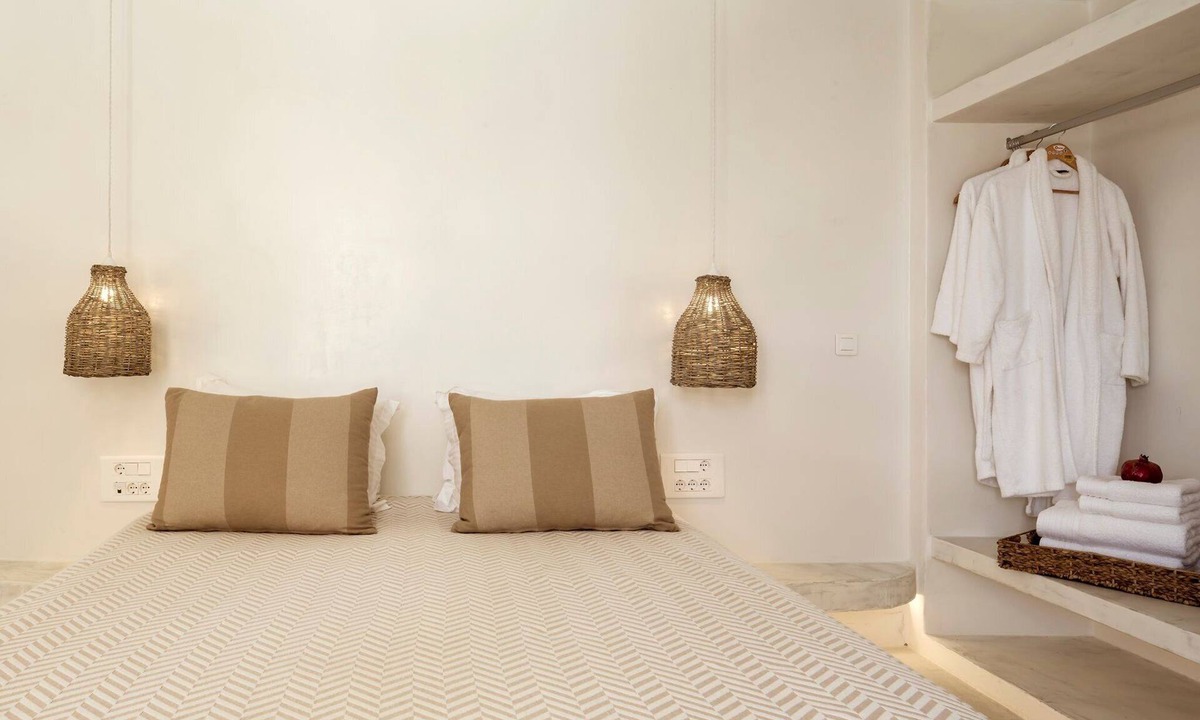 Agios Prokopios Villa | Luxury Naxos Villas | Grande Suite | Air Conditioning | Outdoor Pool