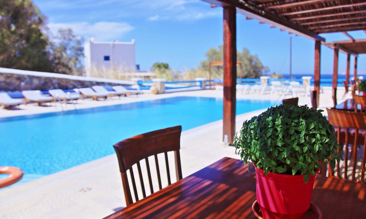 Paraga Apartment | Maganos Eikosi:Mykonos Apartment, close to the sea, breakfast included, shared pool