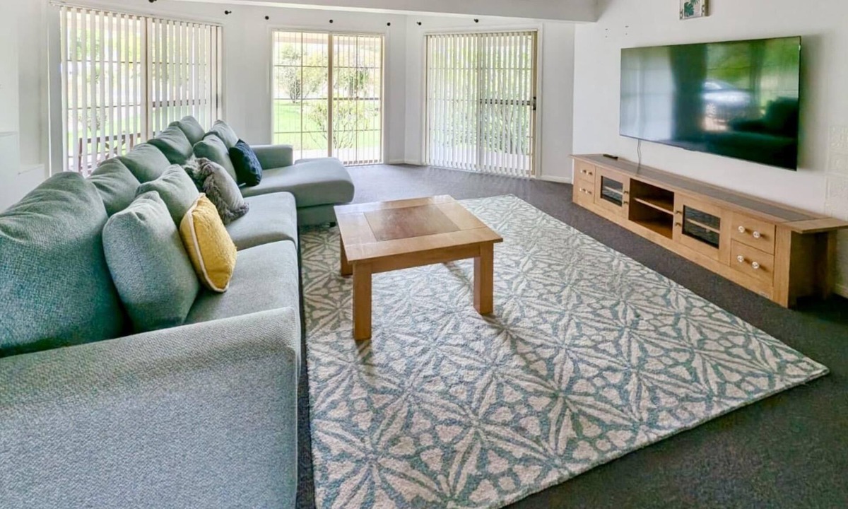 Marrangaroo Other | Marrangaroo Meadows | Rural Manor, 5 Bedroom, 3 Bathroom, A/C, Pets, Indoor Pool