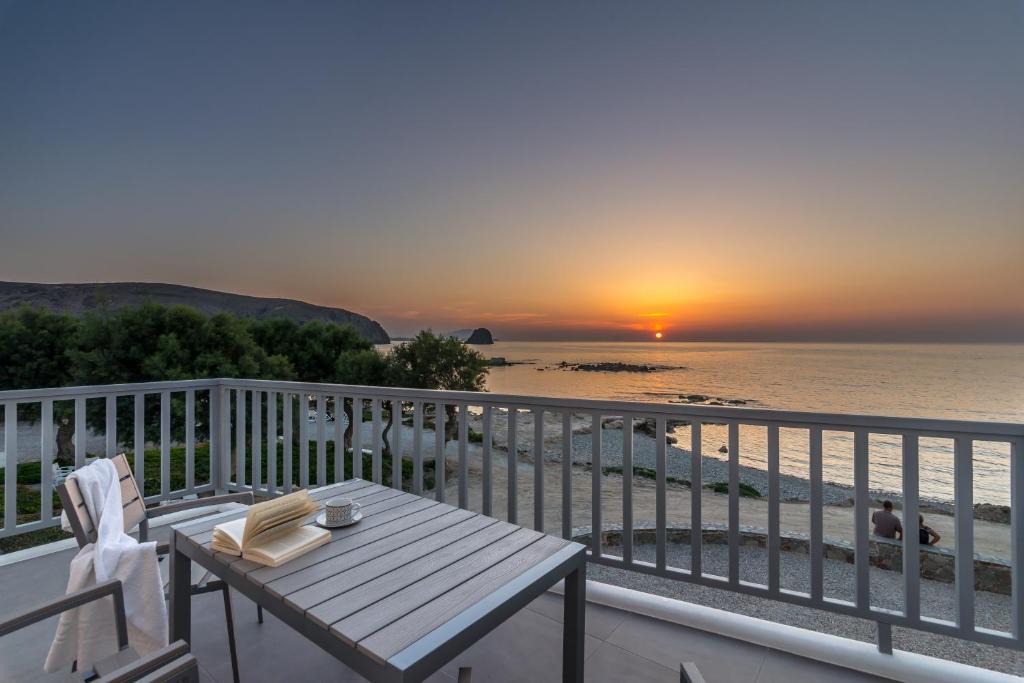 Apollonia Apartment | Milos Waves Luxury Apartments