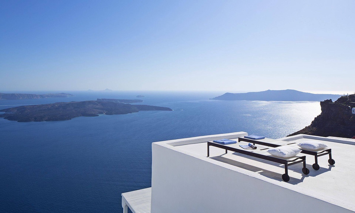 Imerovigli Villa | My Rental Homes - Villa Eros with terraces and an outdoor Jacuzzi plunge pool.
