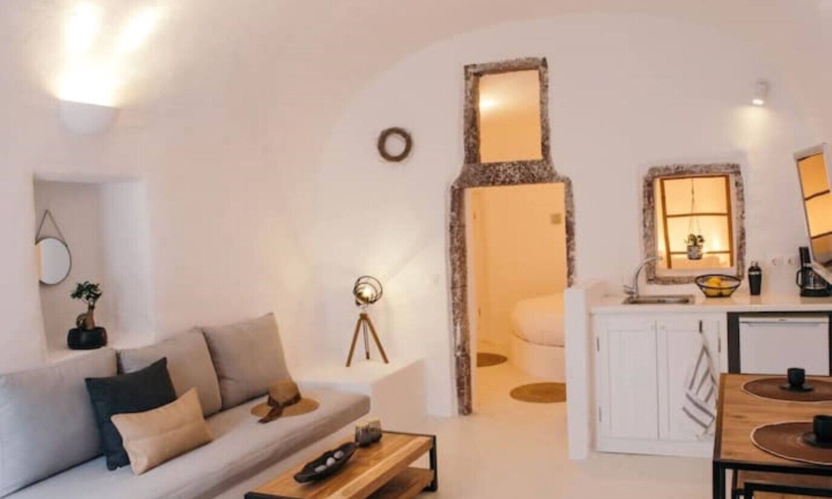 Finikia Villa | Nykteri Cave | A Terre Cave Villas
