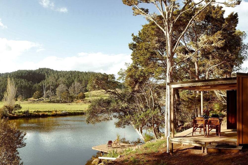 Kaeo Cabin | Off-Grid, Waterfront Glamping Cabin with Outdoor Shower and Bathtub, Perfect for a Romantic Escape to Kaeo, New Zealand