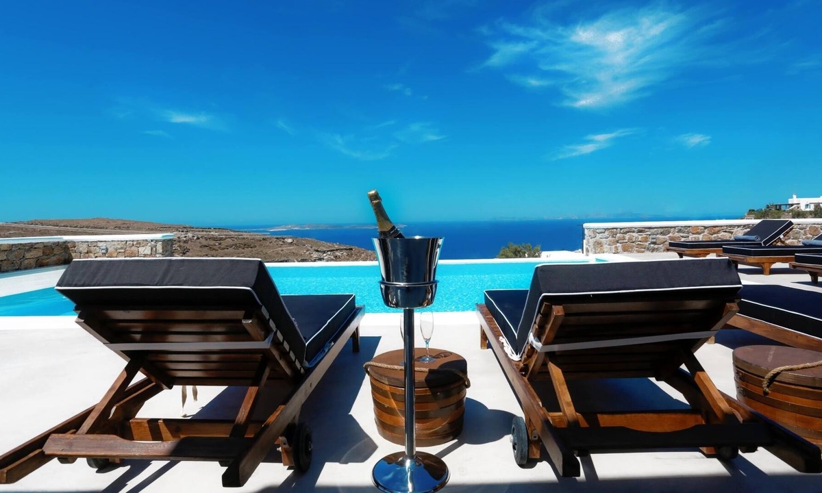 Faros Armenistis Villa | Panamera XL - 3 heated Jacuzzis - Large Patio with Private Pool - Sunset View