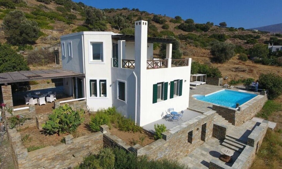 Ydrousa Villa | Pool villa in Andros overlooking the Aegean Sea
