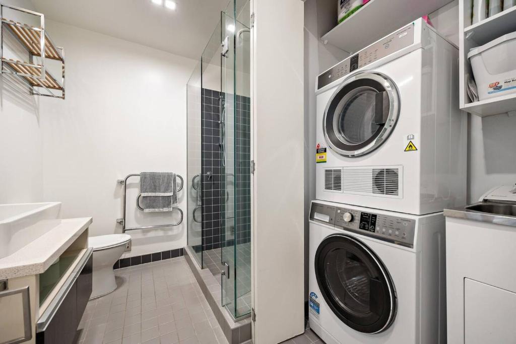 Auckland Central Business District Apartment | QV Stays Spacious Lighter Quay Haven