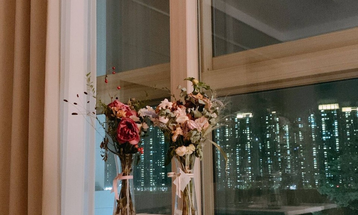Yeonsu-gu Apartment | 'Salon de Lune' Park view, 3 min to Subway stn. Relaxing and cozy. Pet-Friendly!