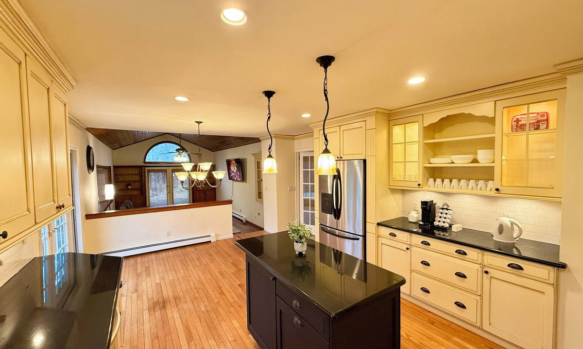 Galloway House | Secluded 3-Acre Retreat – Private King Suite, Full Kitchen, Near Atlantic City!