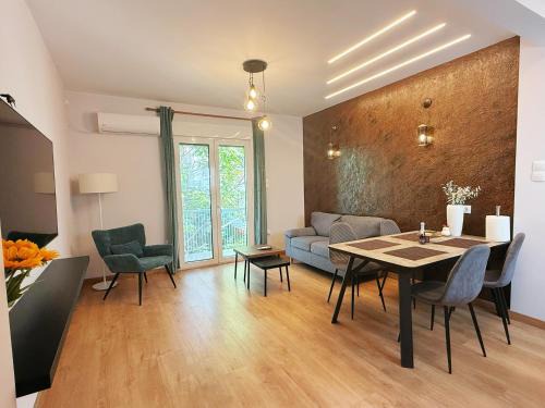Palaio Faliro Apartment | Solvy Poseidonos Beachfront Suite-Direct to Airport & City Center & Piraeus Port