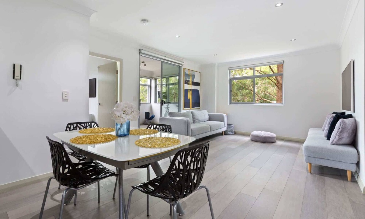 St Ives Apartment | Spacious 3-Bed Apartment in the Heart of St Ives