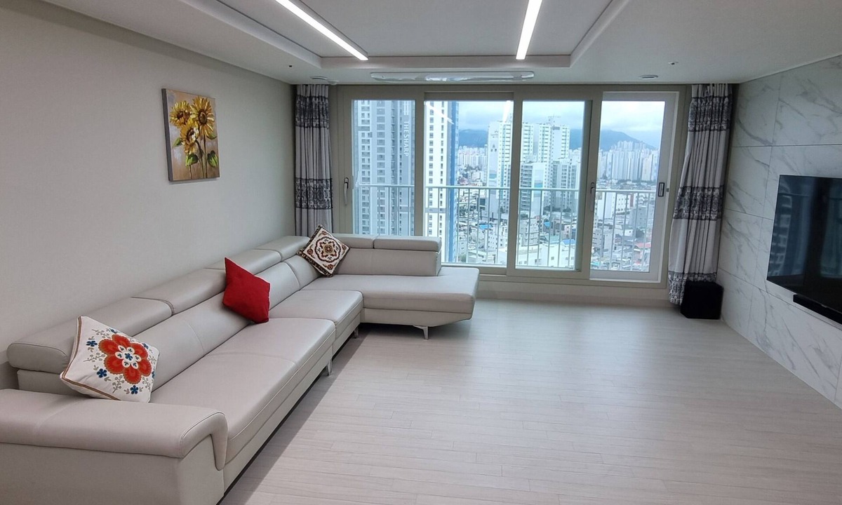 Sinamdong Apartment | Spacious 3BR Brand New Cozy Apt at Dongdaegu KTX Station